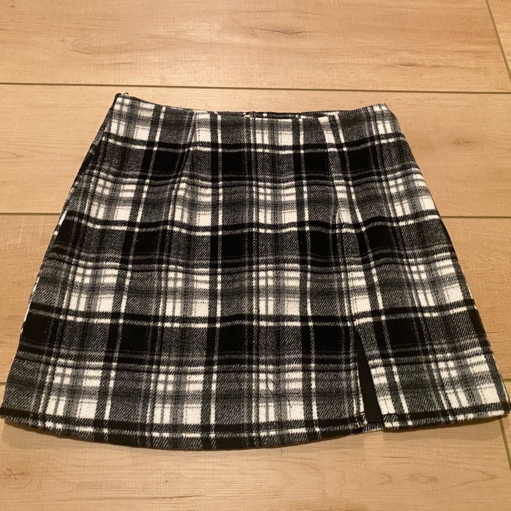 Never worn, Forever 21 black and white plaid mini skirt, size xs